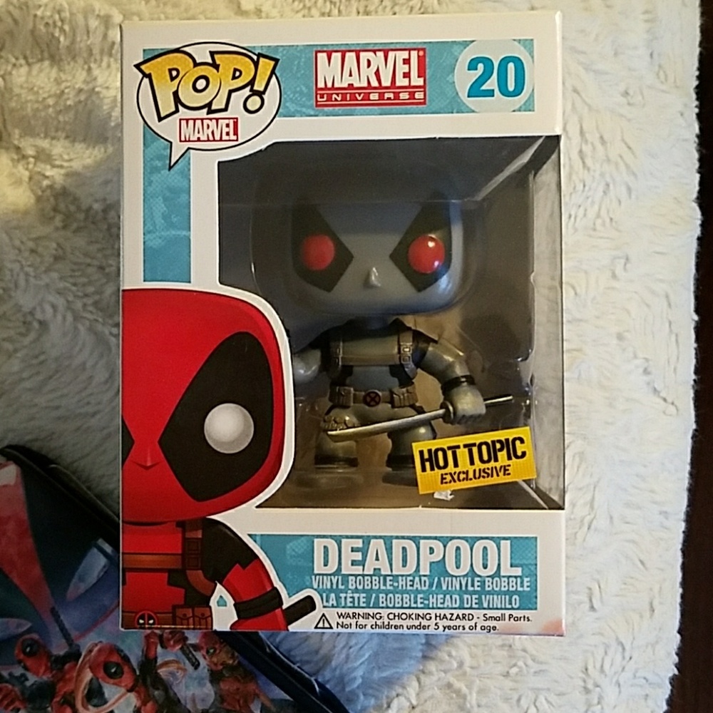Deadpool figurine/bobble head